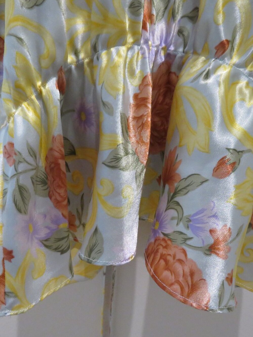 VINTAGE VICTORIA'S SECRET Gold Label Floral Satin Lace Cami Top Coquette Y2K - Picture 11 of 13